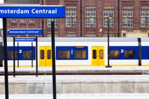 620x330_Amsterdam-Central-Station_shutterstock_118061068_bright-300x200.jpg