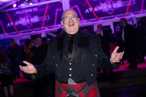 Kilted-guest-AV-Awards-2023-620x330-1-300x200.jpg